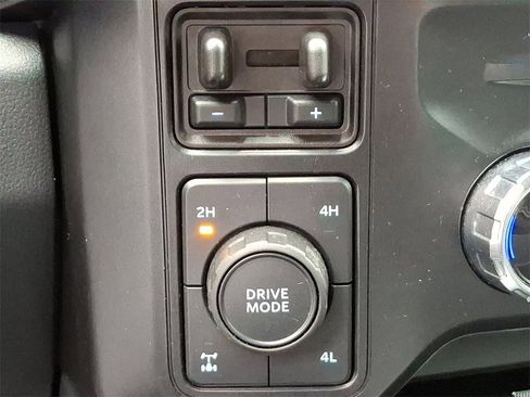 Certified 2024 Ford F250 Lariat w/ Lariat Ultimate Package image 25