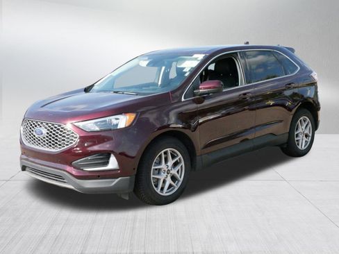 Used 2024 Ford Edge SEL image 3