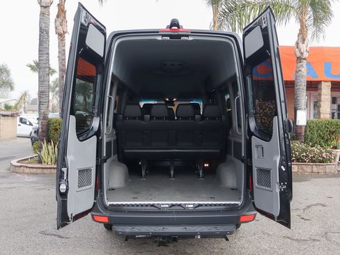Used 2018 Mercedes-Benz Sprinter 2500 image 9