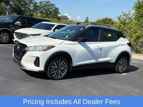 Used 2024 Nissan Kicks SV w/ Interior Electronics Package FWD image 4