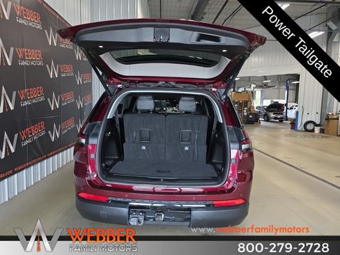 Used 2023 Jeep Grand Cherokee L Limited w/ Black Appearance Package AWD/4WD image 7