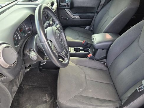 Used 2018 Jeep Wrangler Unlimited Sport w/ Connectivity Group image 12