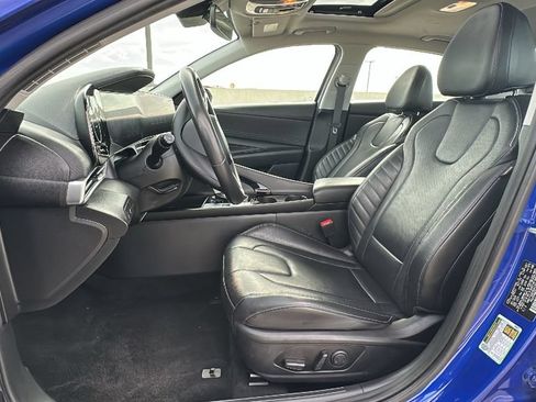 Used 2025 Hyundai Elantra Limited FWD image 4