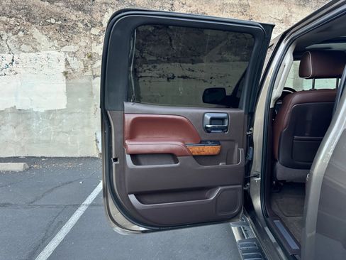 Used 2015 Chevrolet Silverado 1500 High Country w/ High Country Premium Package AWD/4WD image 25