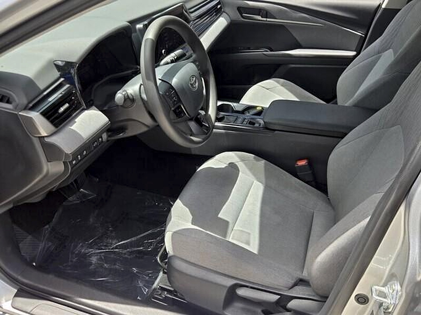Used 2026 Toyota Camry LE FWD image 10