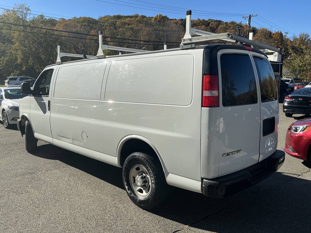 Used 2018 Chevrolet Express 2500 Extended RWD image 5