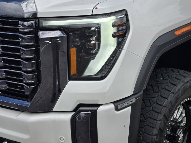 Used 2024 GMC Sierra 2500 Denali Ultimate AWD/4WD image 8