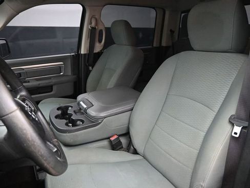 Used 2017 RAM 1500 Classic SLT AWD/4WD image 13