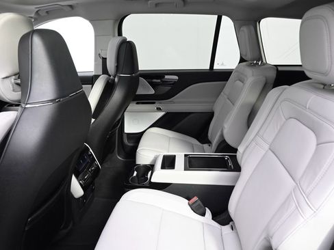 New 2026 Lincoln Aviator Reserve AWD/4WD image 21