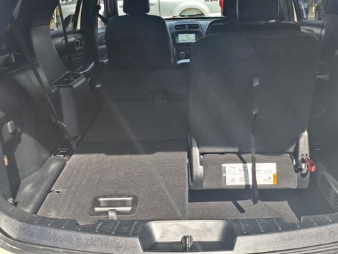 Used 2018 Ford Explorer XLT w/ Equipment Group 202A image 29