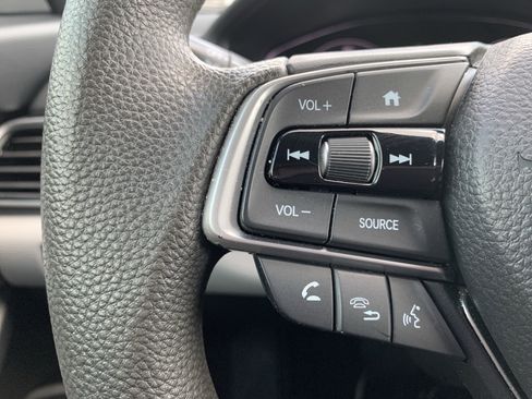 Used 2018 Honda Accord LX image 19