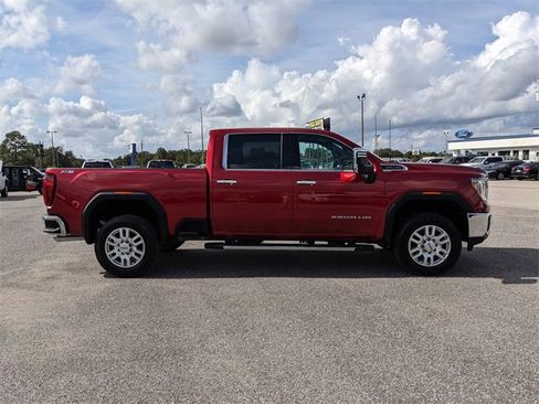 Used 2022 GMC Sierra 3500 SLT w/ SLT Premium Package image 3
