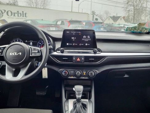 Certified 2023 Kia Forte LXS image 7