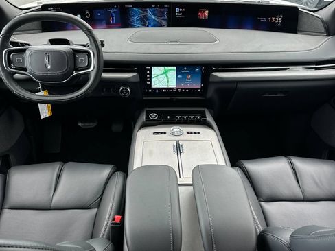 New 2026 Lincoln Navigator Reserve w/ Jet Appearance Package AWD/4WD image 12