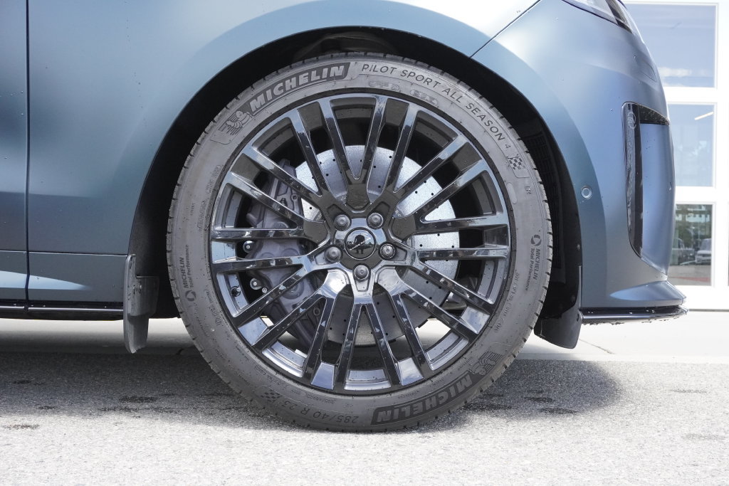 New 2026 Land Rover Range Rover Sport SV AWD/4WD image 34