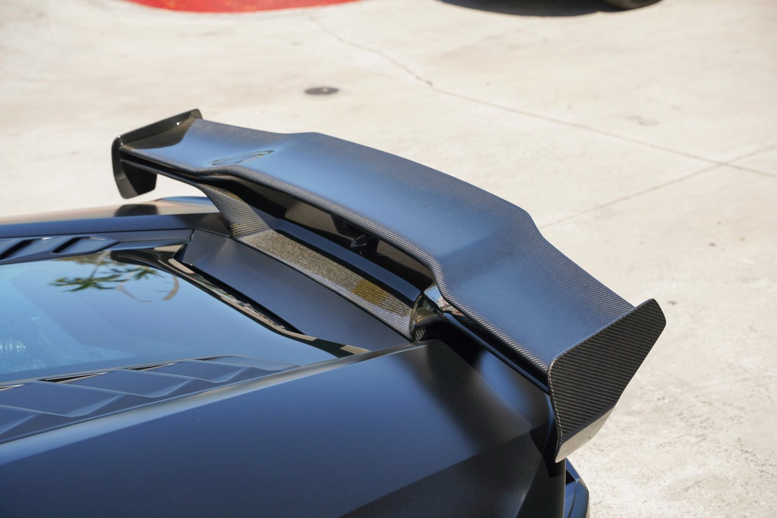 Used 2021 Lamborghini Huracan EVO RWD image 2
