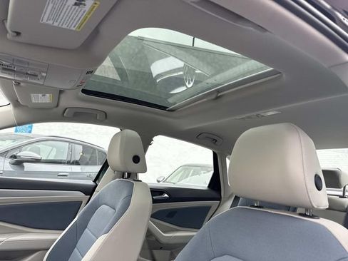 New 2025 Volkswagen Jetta SE FWD image 15