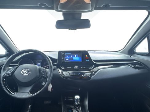 Used 2018 Toyota C-HR XLE image 19