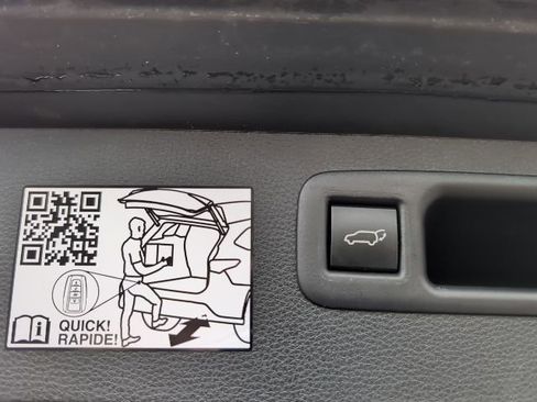 Used 2024 Toyota Highlander Platinum image 33