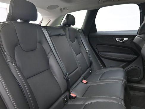 Used 2023 Volvo XC60 B5 Ultimate w/ Protection Package Premier image 34