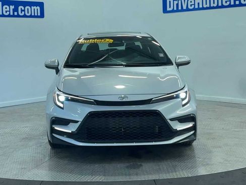 Used 2023 Toyota Corolla SE w/ SE Premium Package image 3