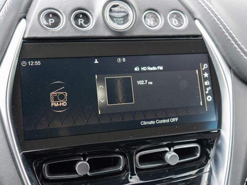 Used 2021 Aston Martin DBX image 23