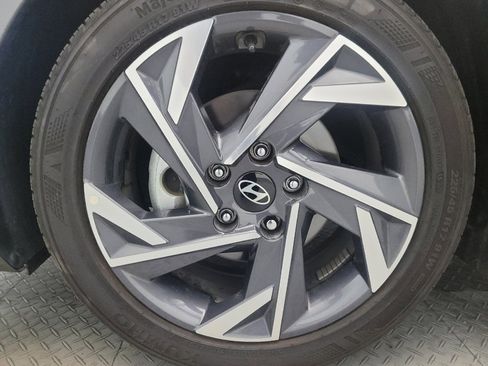 Used 2025 Hyundai Elantra Sport image 31