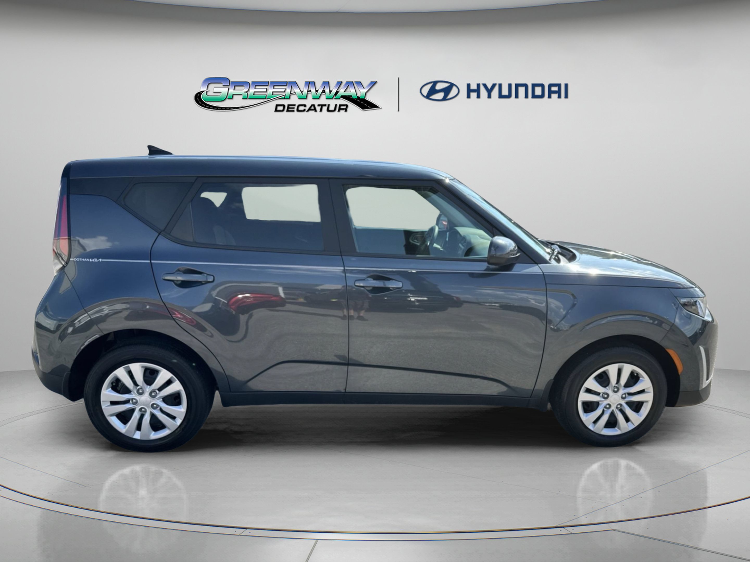 Used 2025 Kia Soul LX FWD image 9