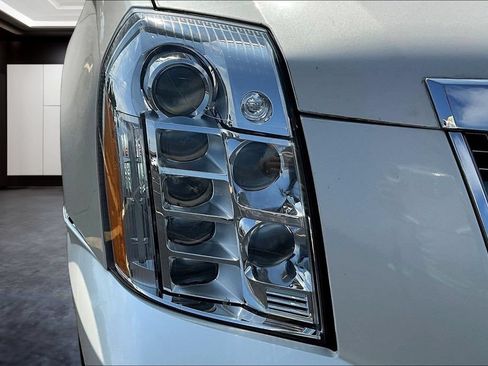 Used 2013 Cadillac Escalade ESV Platinum AWD/4WD image 32