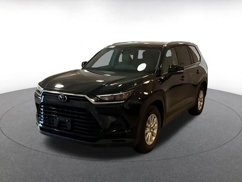 Used 2025 Toyota Grand Highlander FWD image 4
