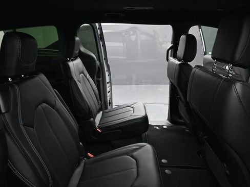New 2026 Chrysler Voyager LX image 19