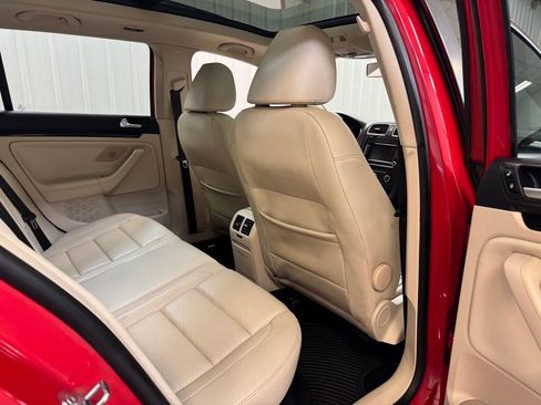 Used 2013 Volkswagen Jetta TDI image 25