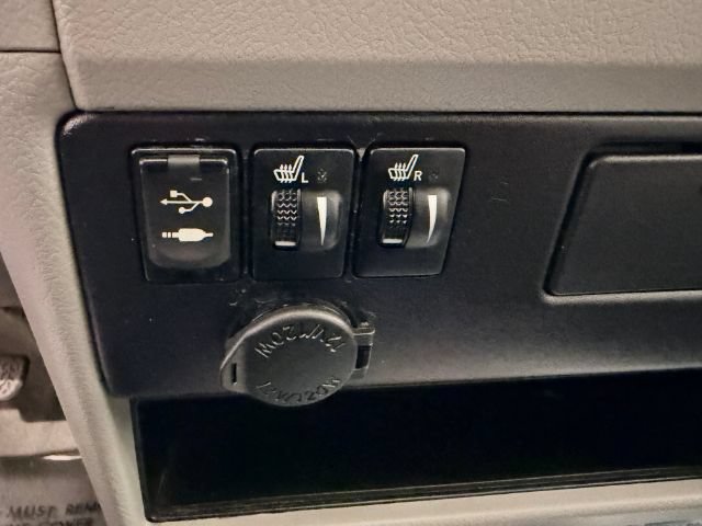 Used 2017 Toyota Sienna XLE w/ XLE Navigation Package FWD image 21