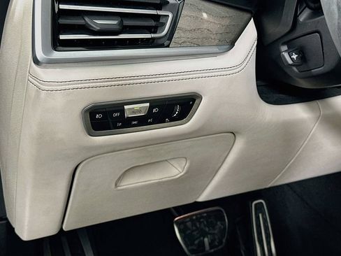 Used 2020 BMW X7 M50i w/ Dynamic Handling Package AWD/4WD image 10