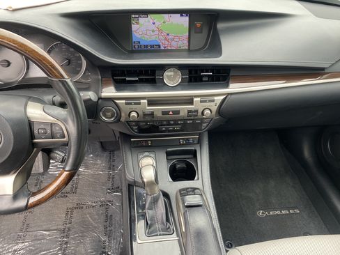 Used 2016 Lexus ES 350 w/ Navigation System Package FWD image 13
