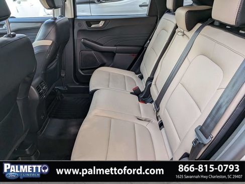 Used 2021 Ford Escape Titanium AWD/4WD image 14
