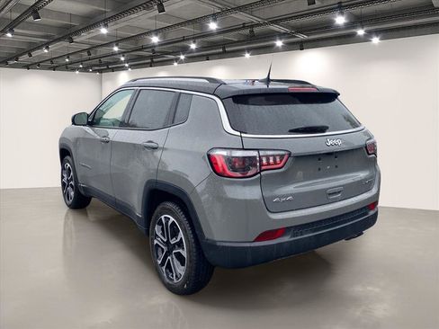Used 2022 Jeep Compass Limited w/ Sun and Sound Group AWD/4WD image 5