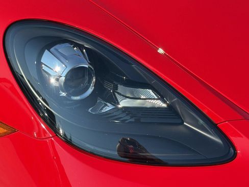 Used 2019 Porsche 718 Cayman RWD image 12