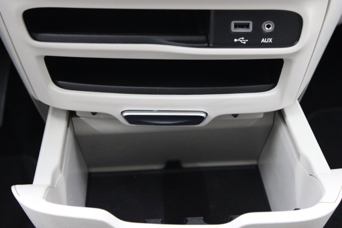 Used 2020 Chrysler Pacifica Limited FWD image 37