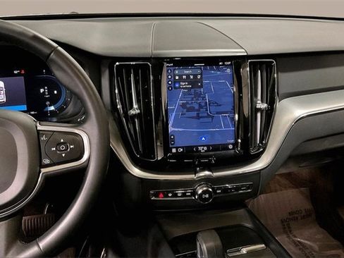 Certified 2023 Volvo XC60 B5 Core image 7