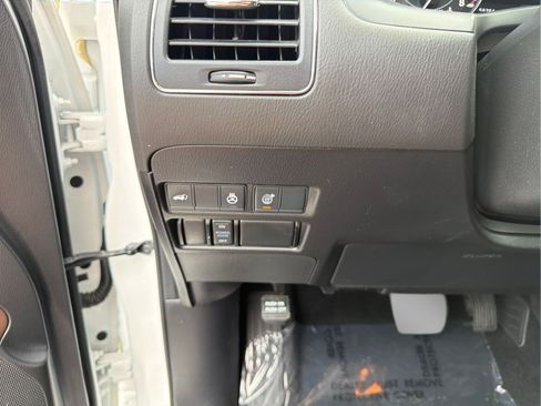 Used 2022 Nissan Armada Platinum w/ Captain's Chairs Package RWD image 15