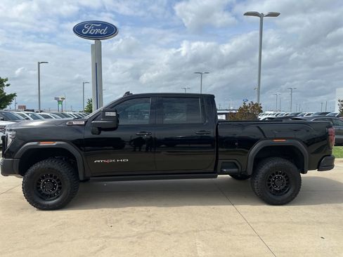 Used 2024 GMC Sierra 2500 AT4X w/ AT4X AEV Edition image 2
