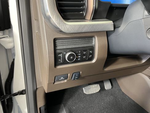 New 2026 Ford F350 King Ranch w/ FX4 Off-Road Package image 19