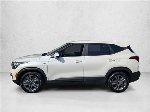 Used 2022 Kia Seltos LX image 7