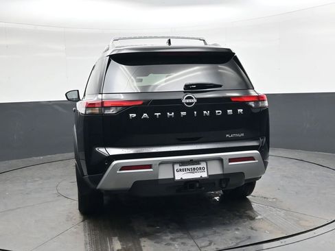 Used 2025 Nissan Pathfinder Platinum image 5