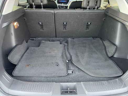 Used 2025 Chevrolet Trax LT image 14