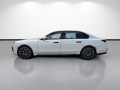 New 2026 BMW 740i w/ Premium Package RWD image 6