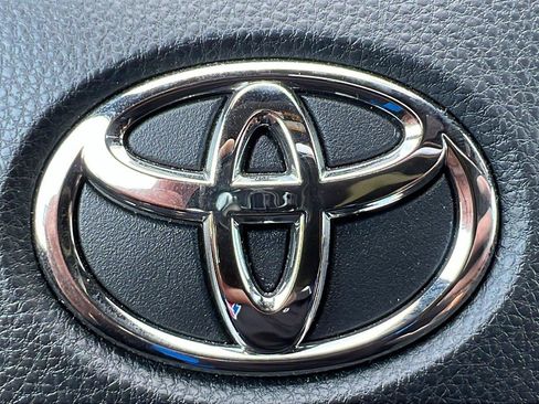 Used 2025 Toyota RAV4 XSE w/ Advanced Technology Package AWD/4WD image 34