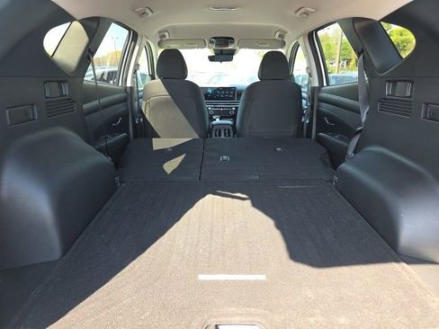 Used 2025 Hyundai Tucson SEL AWD/4WD image 14