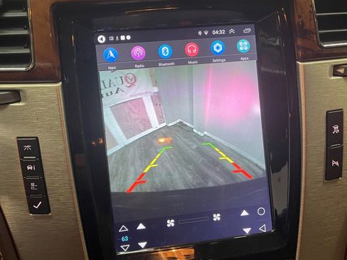 Used 2011 Cadillac Escalade ESV Platinum image 40